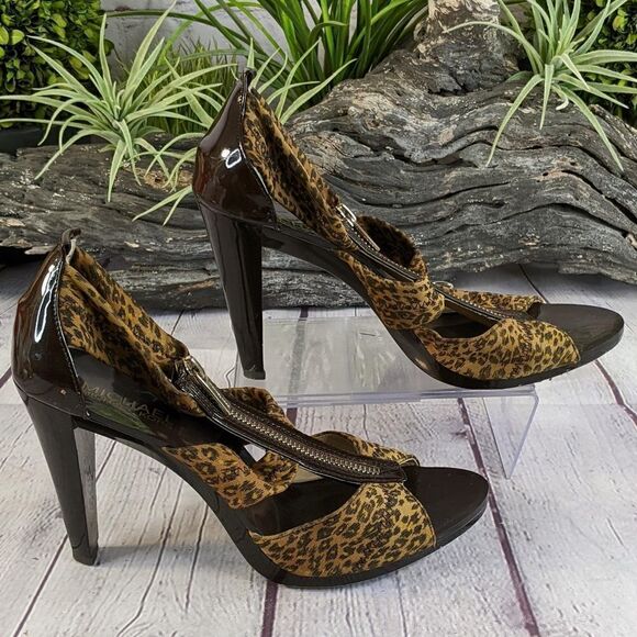 Michael Kors "Berkley" T-Strap Sandals Heels - Picture 4 of 11